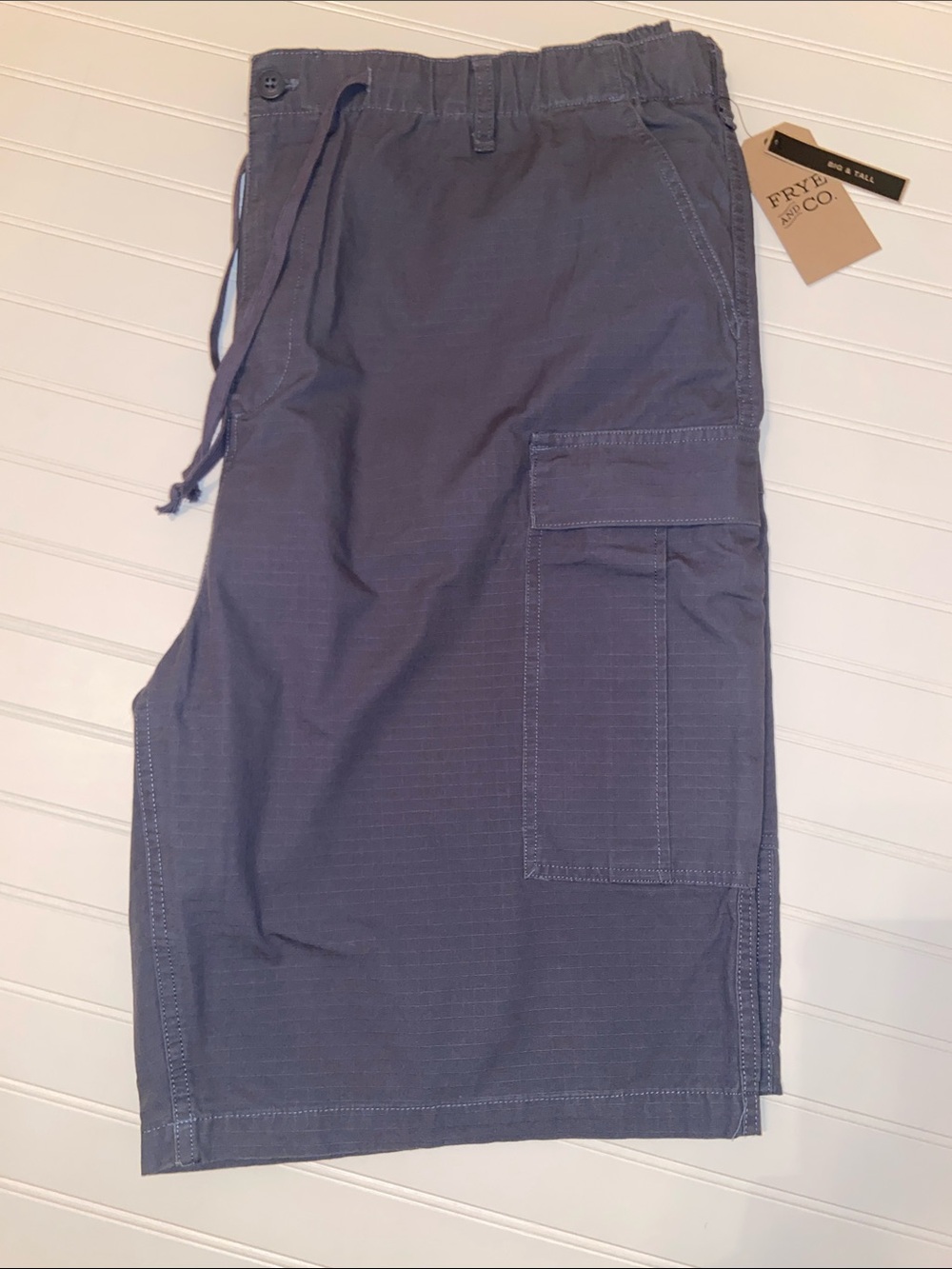 FRYE AND CO. Mens Big & Tall Cargo Shorts
Dark Gray Size 44 Gorpcore NWT